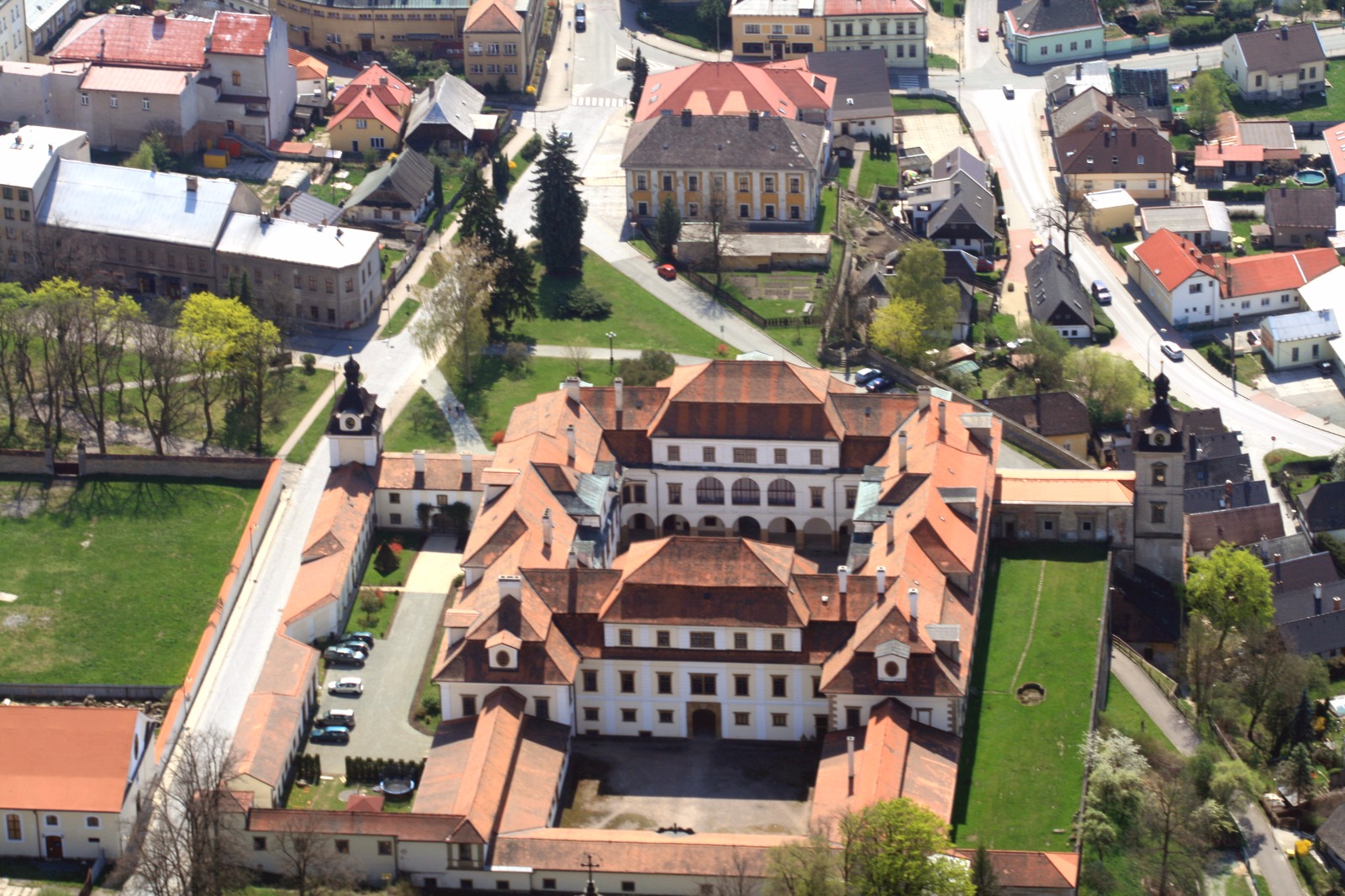 Rychnov_nad_Kněžnou_from_air_M-2.jpg