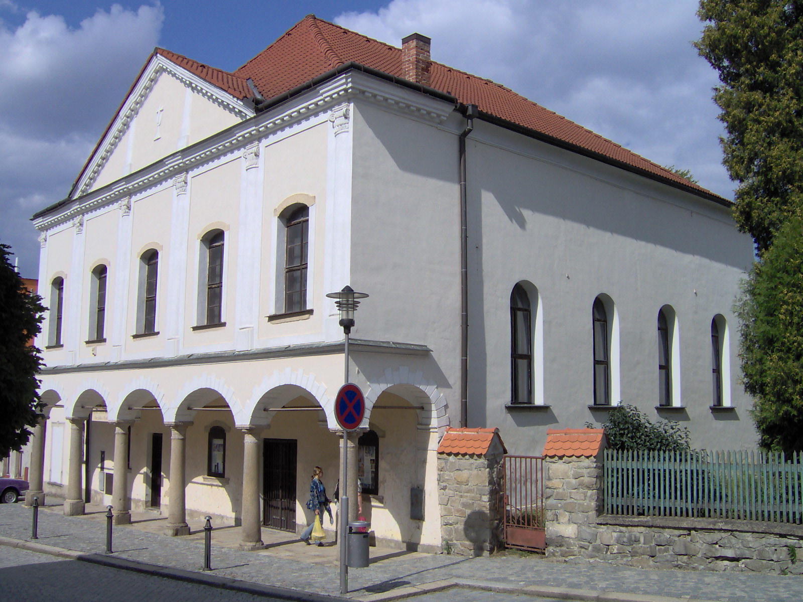 Třešť,_synagoga_(01).jpg